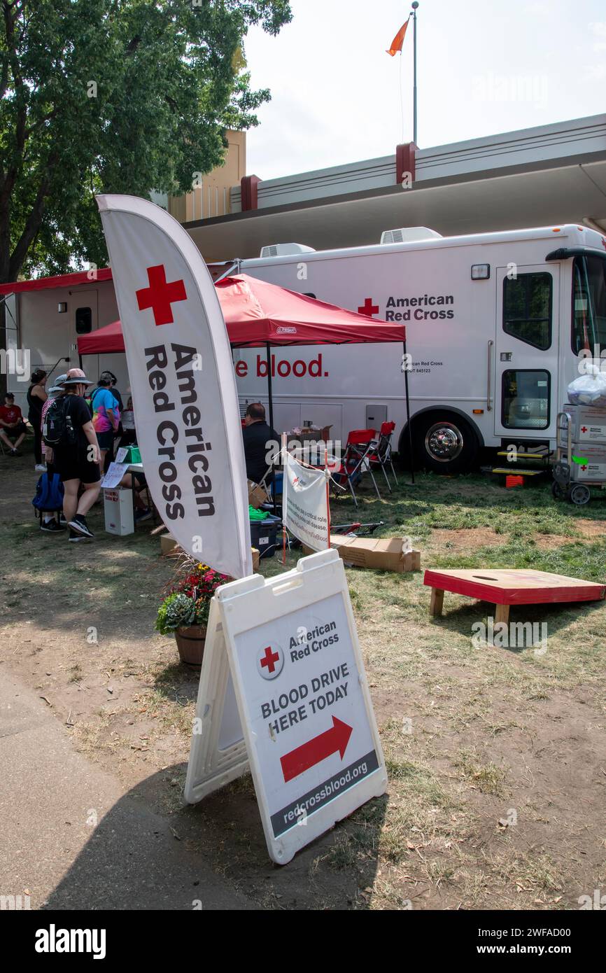 Falcon Heights, Minnesota. Mobiles Blutentnahmefahrzeug des amerikanischen Roten Kreuzes auf der Minnesota State Fair für Blutspenden. Stockfoto