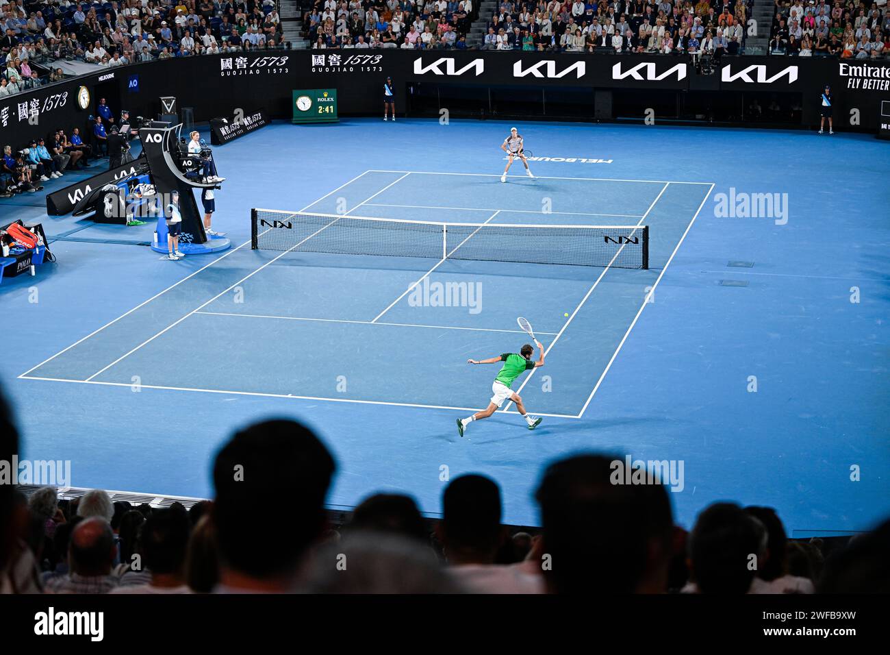 Bild der Rod Laver Arena mit Jannik Sinner und Daniil Medwedev während des finalen Grand Slam-Tennisturniers der Australian Open AO 2024 der Männer am 28. Januar 2024 im Melbourne Park in Australien. Stockfoto