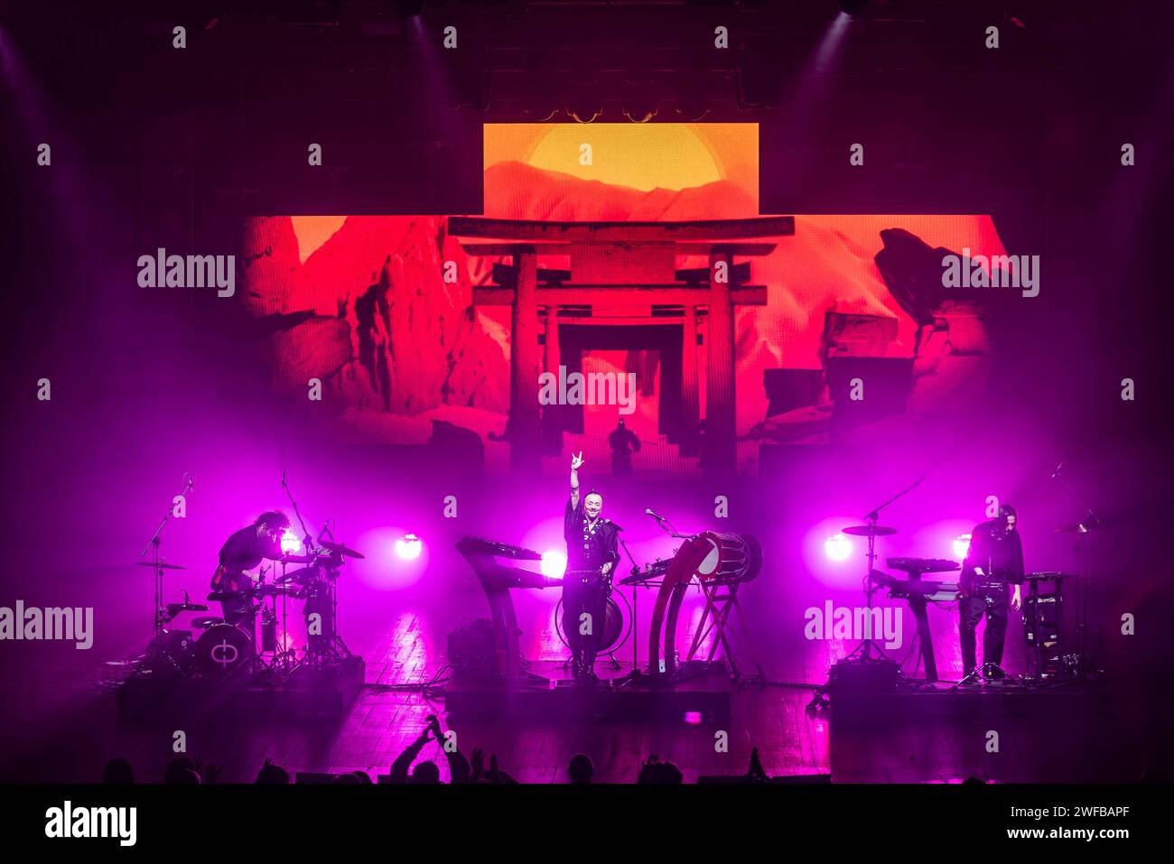 Italienischer Sänger Musikkonzert - Dardust - Dualität Gäste Dardust Dario Faini Bologna Teatro Europauditorium Italien Copyright: XMirkoxFava/TSCKx/xLiveMediax LPM 1220678 Stockfoto