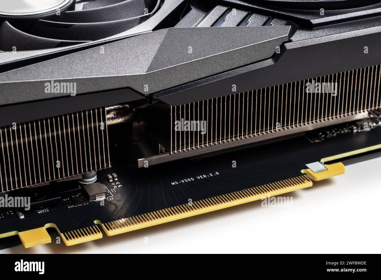 Nahaufnahme des PCI-Express-Steckplatzes. Makroaufnahme eines modernen Grafikkartenanschlusses. Stockfoto