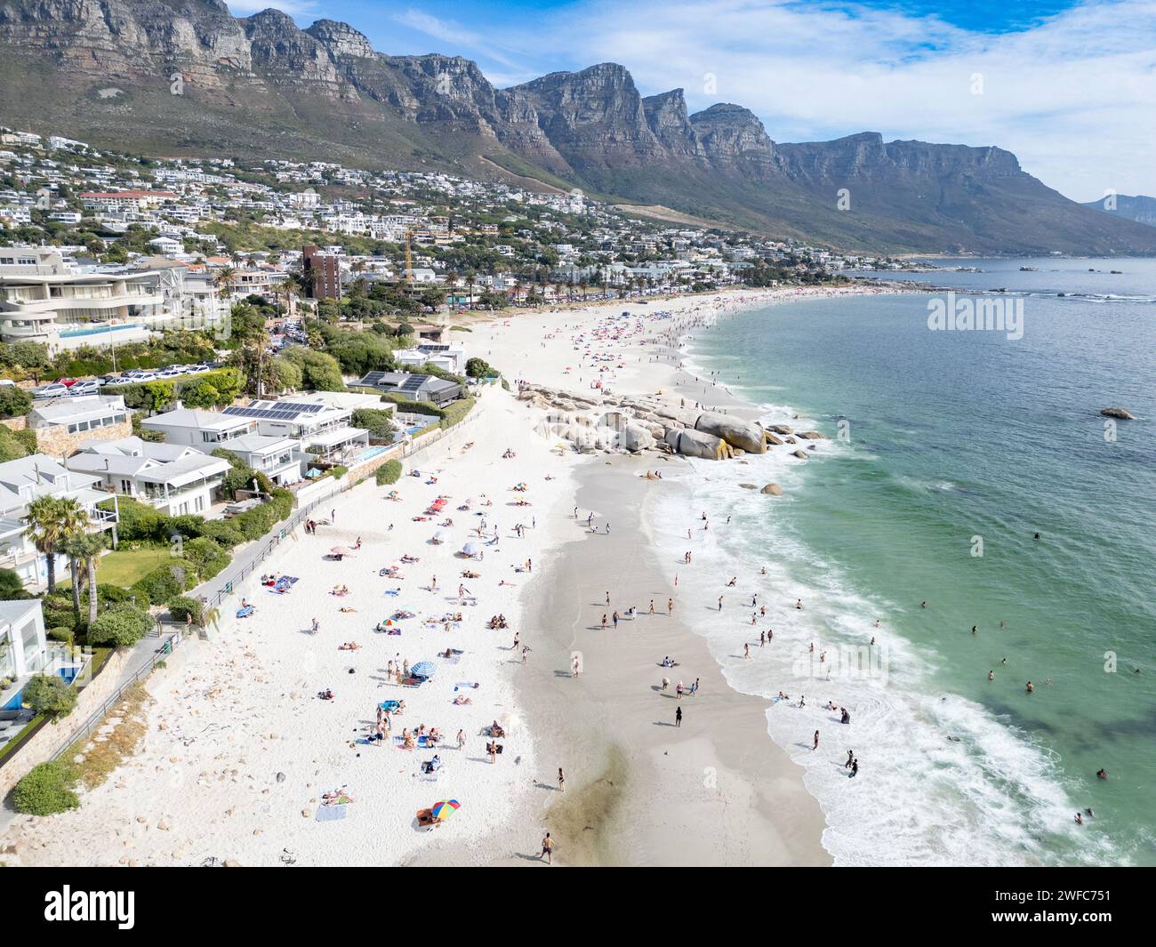 Camps Bay Beach, Camps Bay, Kapstadt, Südafrika Stockfoto