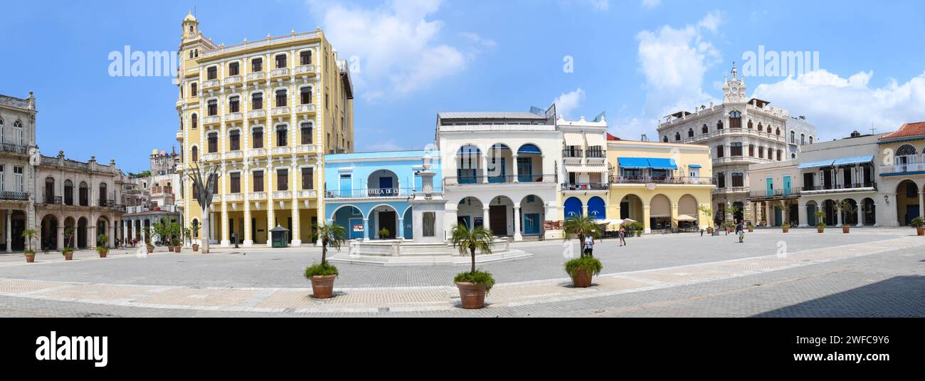 Havanna, Kuba - 7. August 2023: Blick auf den Vieja-Platz in Havanna auf Kuba Stockfoto