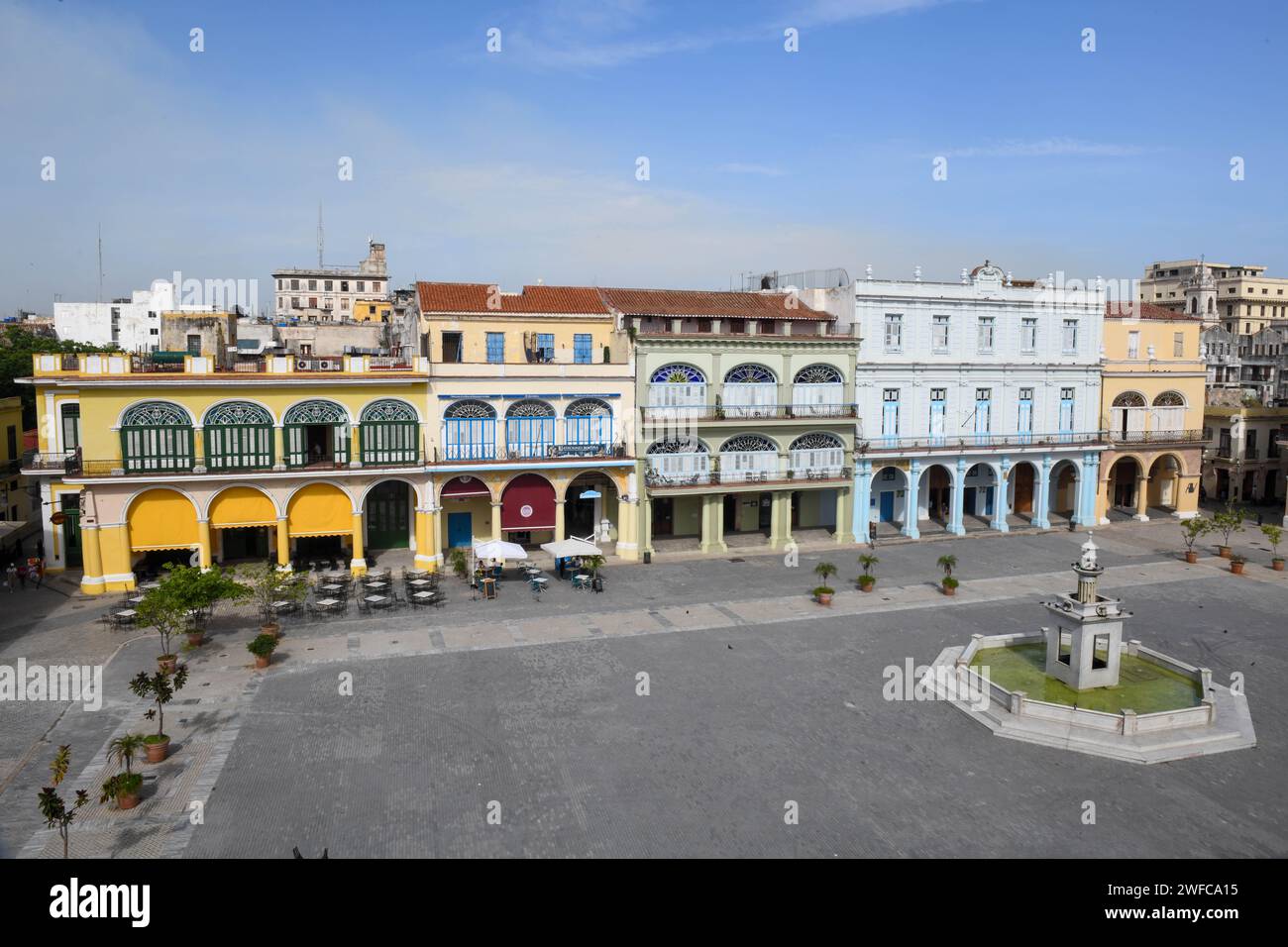 Havanna, Kuba - 7. August 2023: Blick auf den Vieja-Platz in Havanna auf Kuba Stockfoto