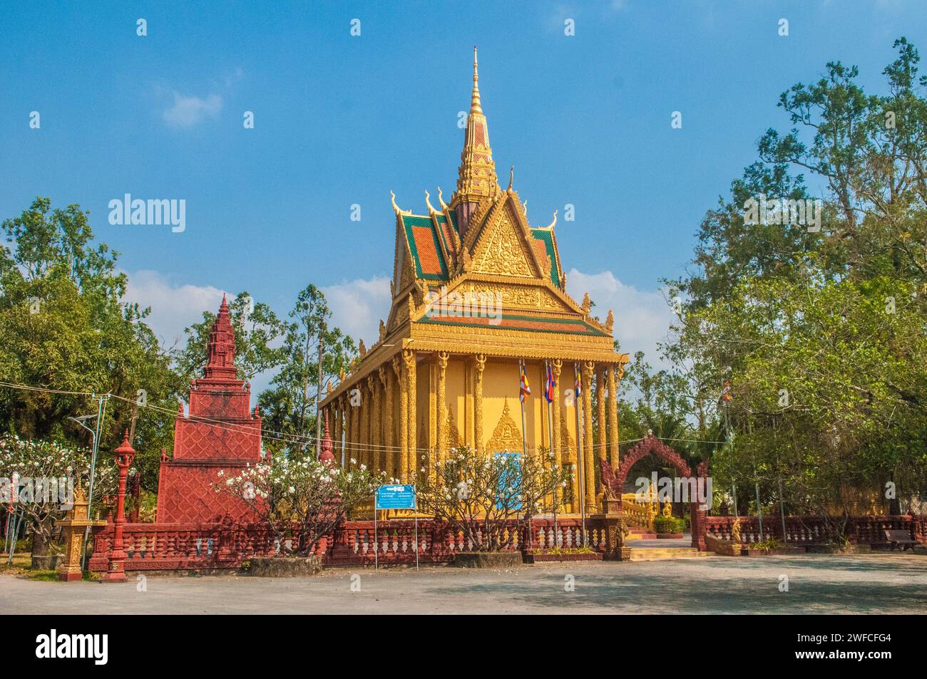 Ein buddhistischer Tempel oder Wat. Fish Island, Kampot Provinz, Kambodscha. Kredit: Kraig lieb Stockfoto