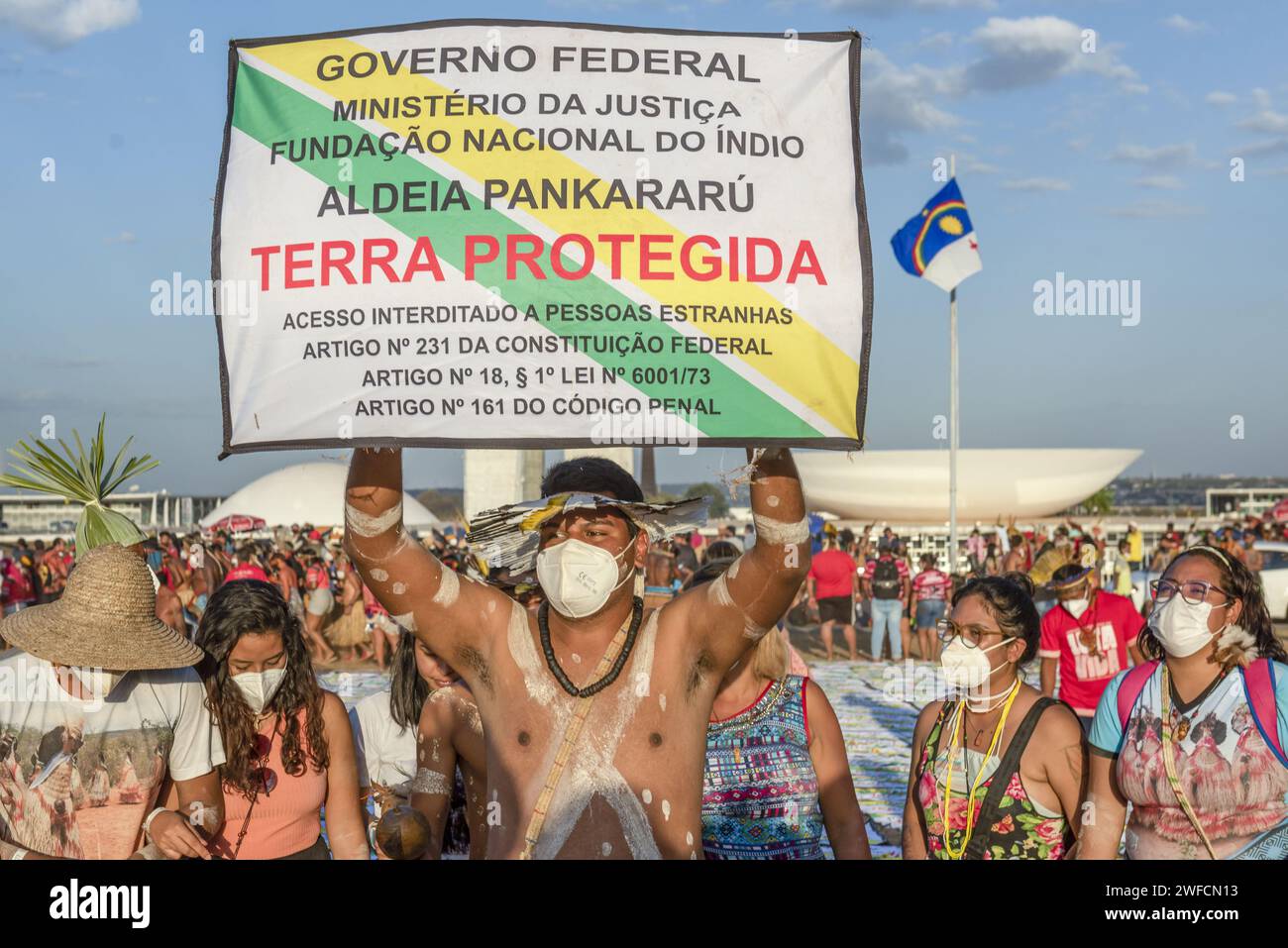 Demonstration indigener Völker auf der Esplanade der Ministerien - gegen Gesetz 490 und Urteil des Temporalen Rahmens durch den Bundesgerichtshof Stockfoto