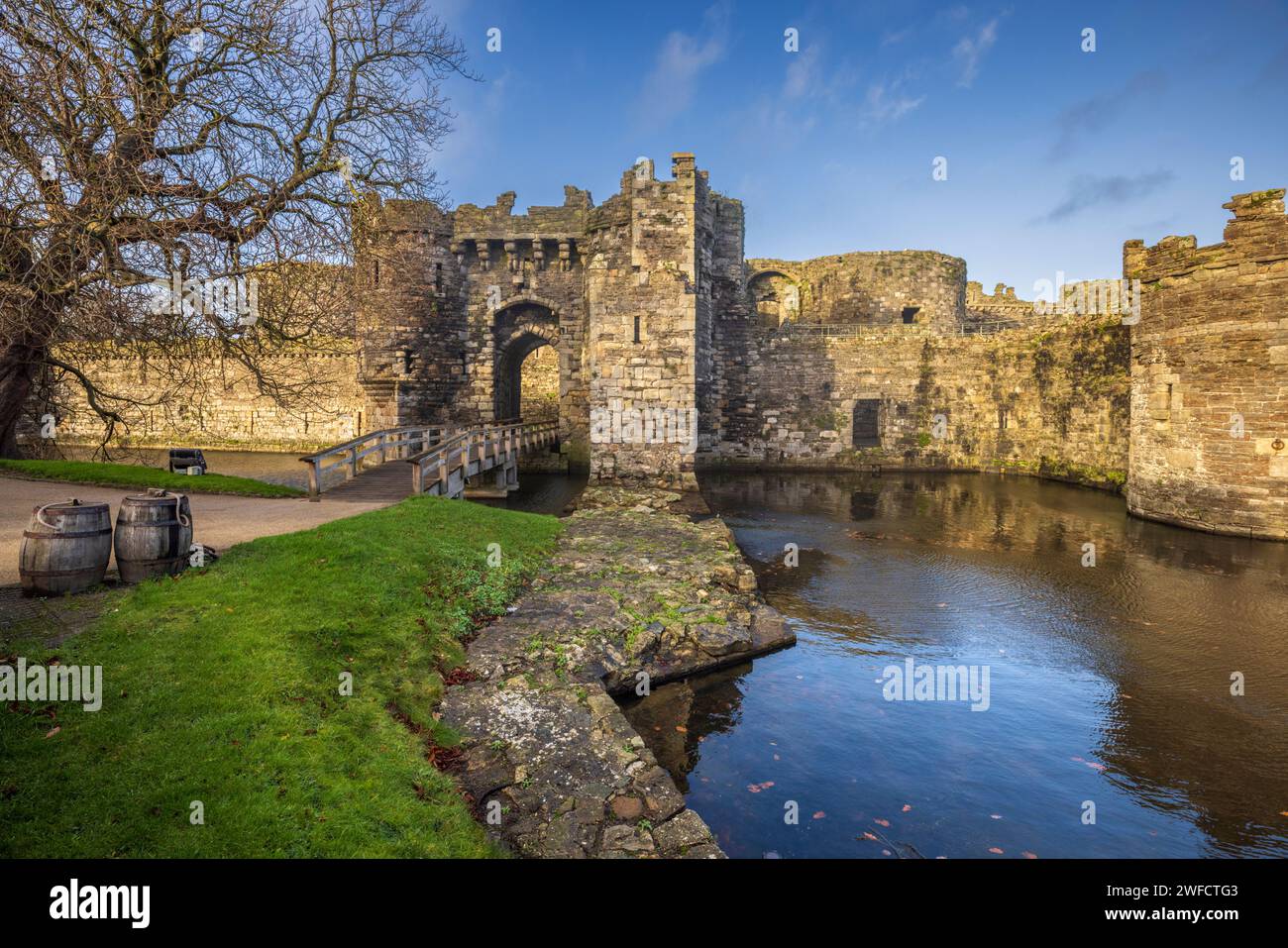 Beaumaris Castle and Graat, Anglesey, Nordwales Stockfoto