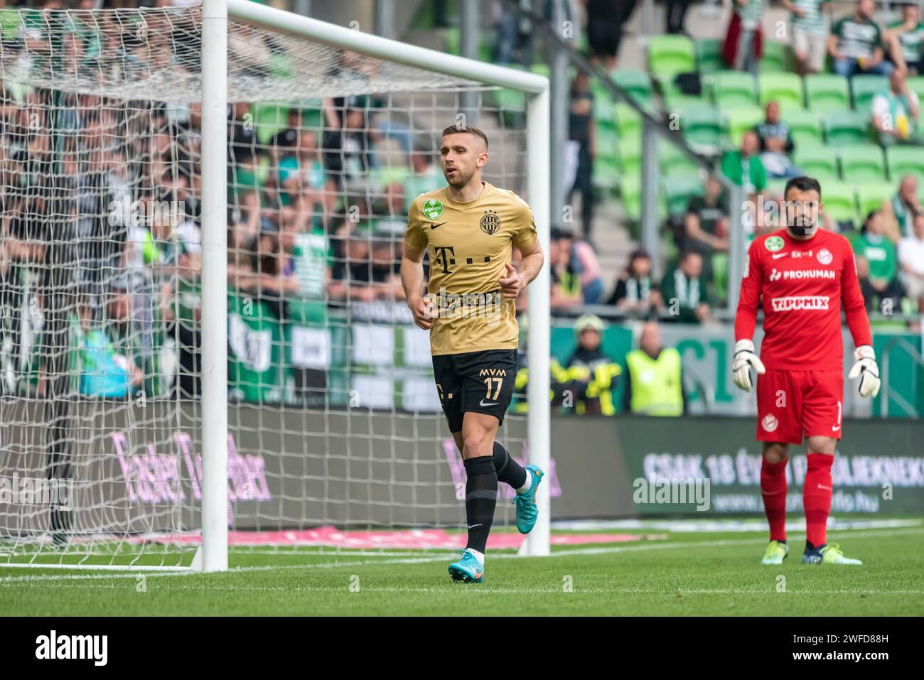 Budapest, Ungarn – 7. Mai 2022. Ferencvaros Verteidiger Eldar Civic während der ungarischen OTP Bank Liga Spielwoche 32 Ferencvaros gegen MTK Budapest (0:3). Stockfoto