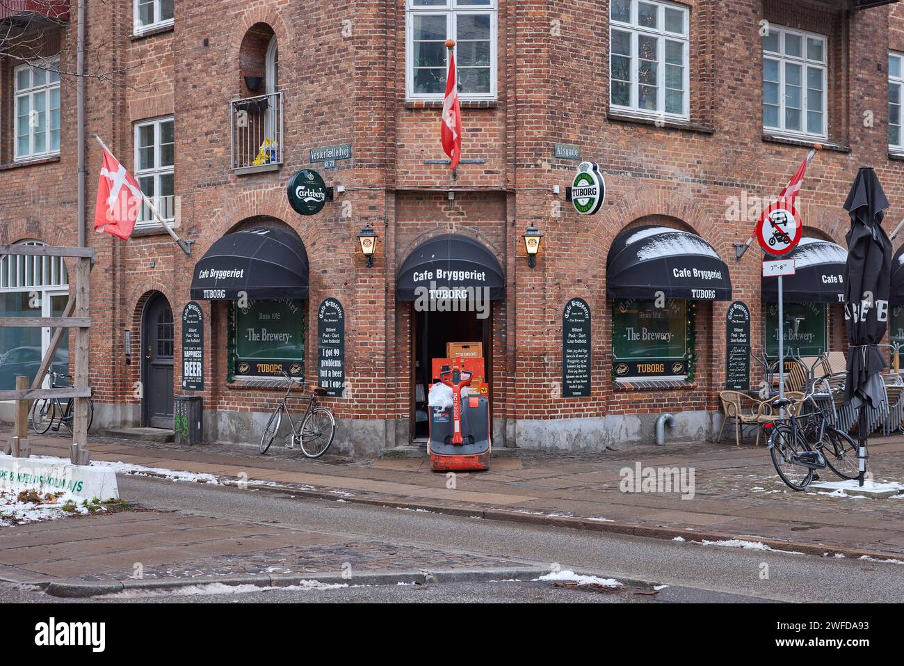 Cafe Bryggeriet, lokale Bar; Vesterfælledvej, Kopenhagen, Dänemark Stockfoto