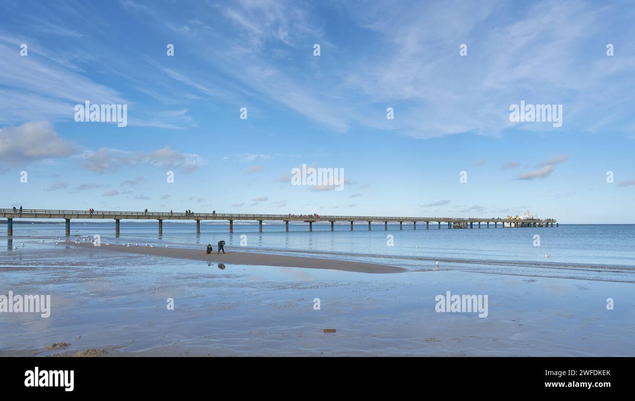 Pier in Binz auf der Insel Rügen in Deutschland an einem Tag im Herbst am Ende der Saison Stockfoto