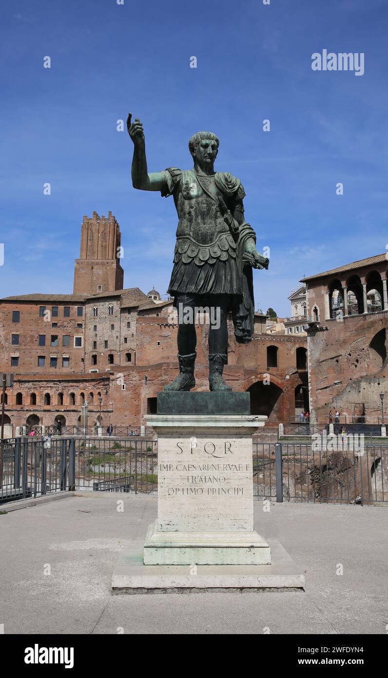 Italien. Rom. Statue des römischen Kaisers Trajan (53-117). Imperiale Foren. Forum von Trajan. Stockfoto