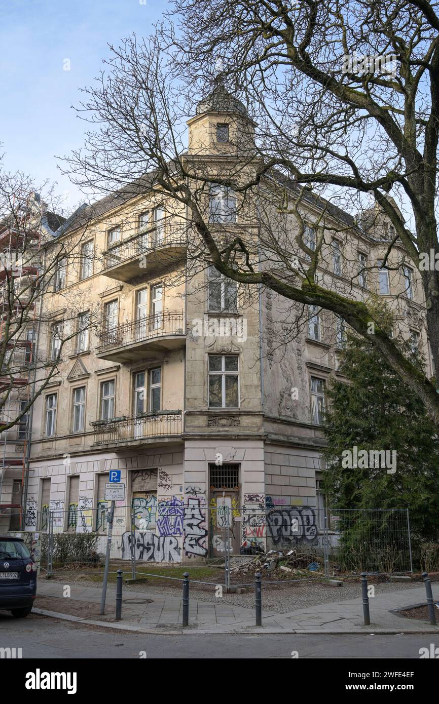 Leerstand Wohnhaus Stubenrauchstraße Ecke Odenwaldstraße, Friedenau, Berlin, Deutschland Leerstand Wohnhaus Stubenrauchstraße Ecke Odenwaldstraße, Friedenau, Berlin, Deutschland *** Leerstand Wohnhaus Stubenrauchstraße Ecke Odenwaldstraße, Friedenau, Berlin, Deutschland Leerstand Wohnhaus Stubenrauchstraße Ecke Odenwaldstraße, Friedenau, Berlin, Deutschland Leerstand Wohnhaus Stubenrauchstraße Ecke Odenwaldstraße Ecke Odenwaldstraße, Friedenau, Friedenau Stockfoto