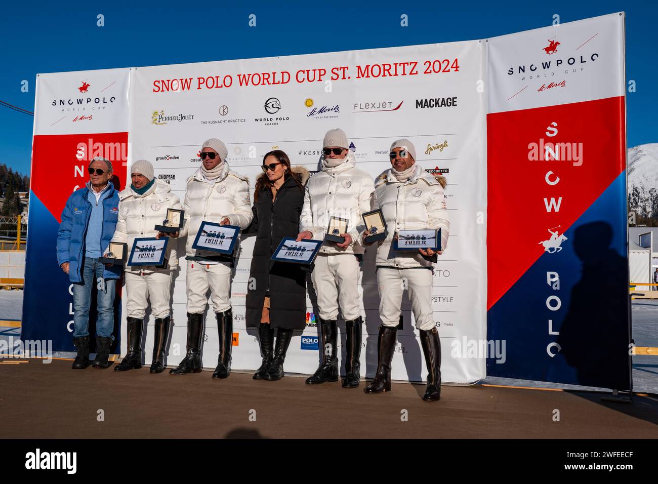 St. Moritz - 28. Januar 2024: Spielaktionen und Preisverleihung beim Snow Polo World Cup St.Moritz 2024 Finale Stockfoto