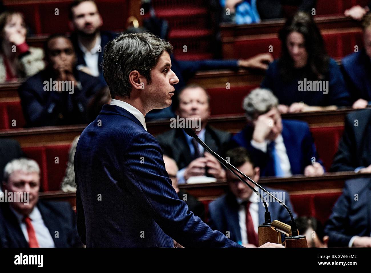 Paris, Frankreich. 30. Januar 2024. © Antonin Burat/Le Pictorium/MAXPPP - Paris 30/01/2024 Antonin Burat/Le Pictorium - 30/01/2024 - France/Ile-de-France/Paris - Le Premier Ministry Gabriel Attal prononce son discours de politique generale devant l'Assemblee nationale, le 30 janvier 2024. Premierminister Gabriel Attal hält seine allgemeine politische Rede vor der französischen Nationalversammlung am 30. Januar 2024. - Valeurs ACtuelles out, no jdd, jdd out, RUSSIA OUT, NO RUSSIA OUT #norussia/30/01/2024 - France/Ile-de-France (Region)/Paris - Credit: MAXPPP/Alamy Live News Stockfoto