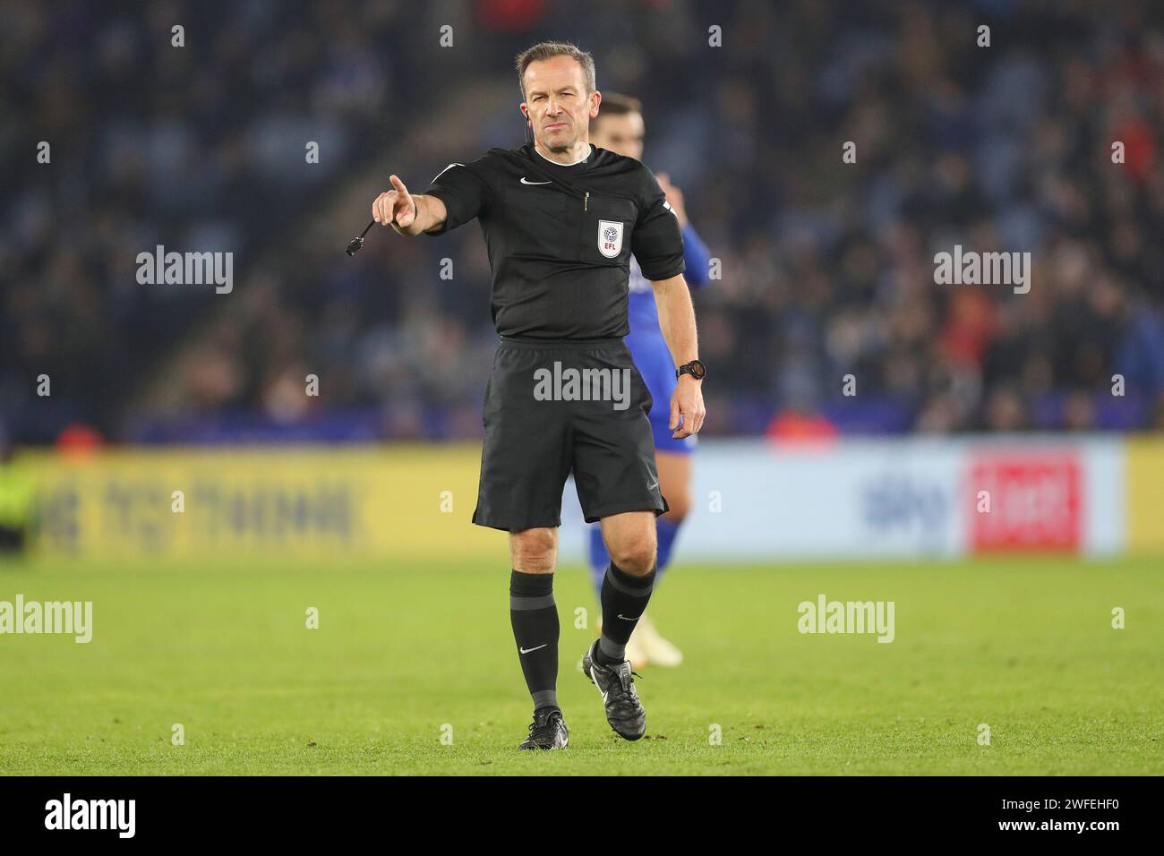 Leicester, Großbritannien. 30. Januar 2024. Schiedsrichter Keith Stroud gestuert während des Leicester City FC gegen Swansea City FC am 30. Januar 2024 im King Power Stadium, Leicester, England, Vereinigtes Königreich Credit: Every Second Media/Alamy Live News Stockfoto