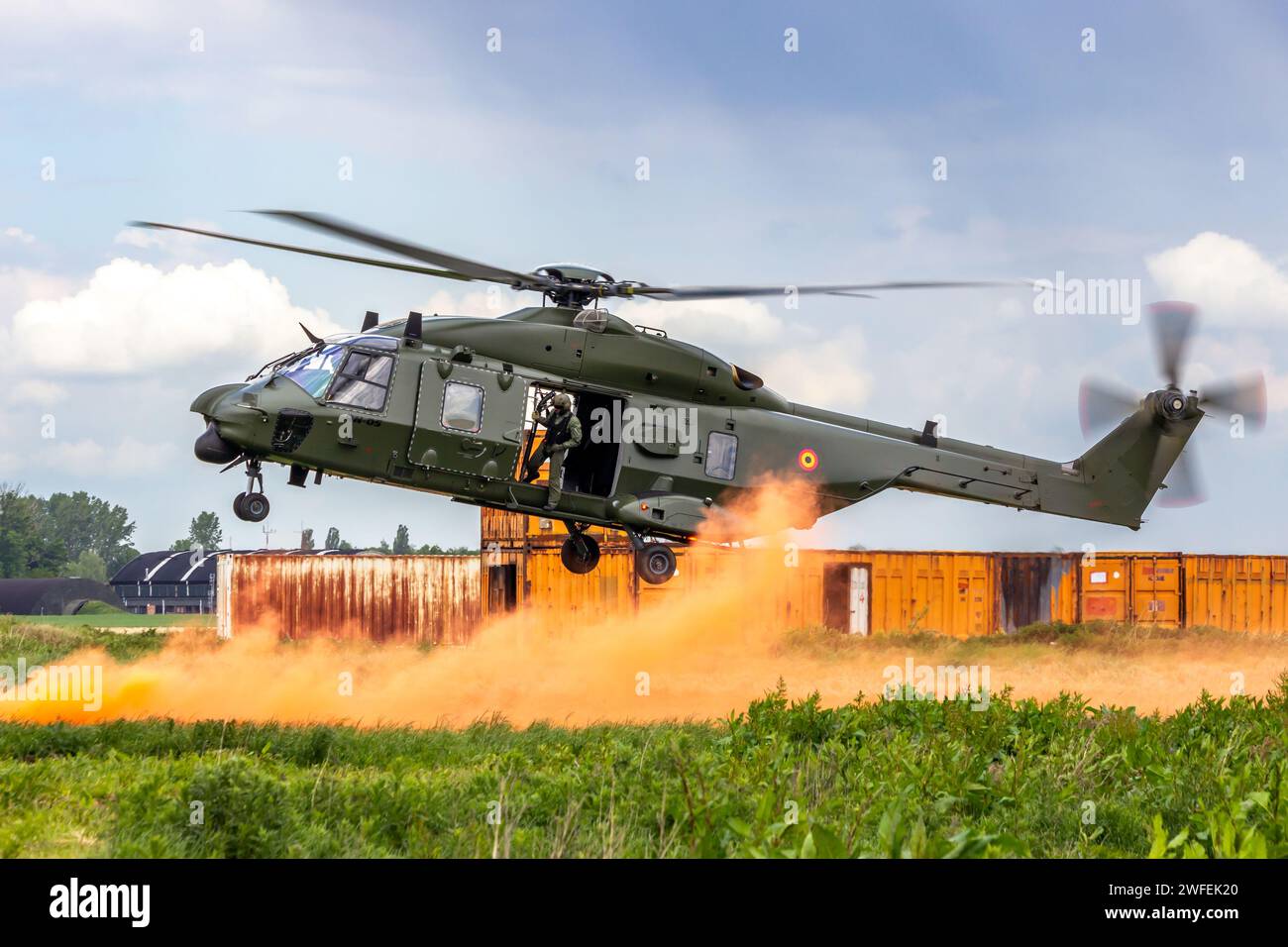 NH90 Hubschrauber der belgischen Armee landet in einer Landezone. Belgien - 20. Mai 2015. Stockfoto