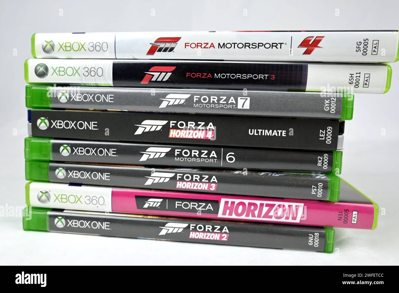 Forza Horizon und Motorsport Spiele Stack Pile – Wales, Großbritannien – 29. Januar 2024 Stockfoto