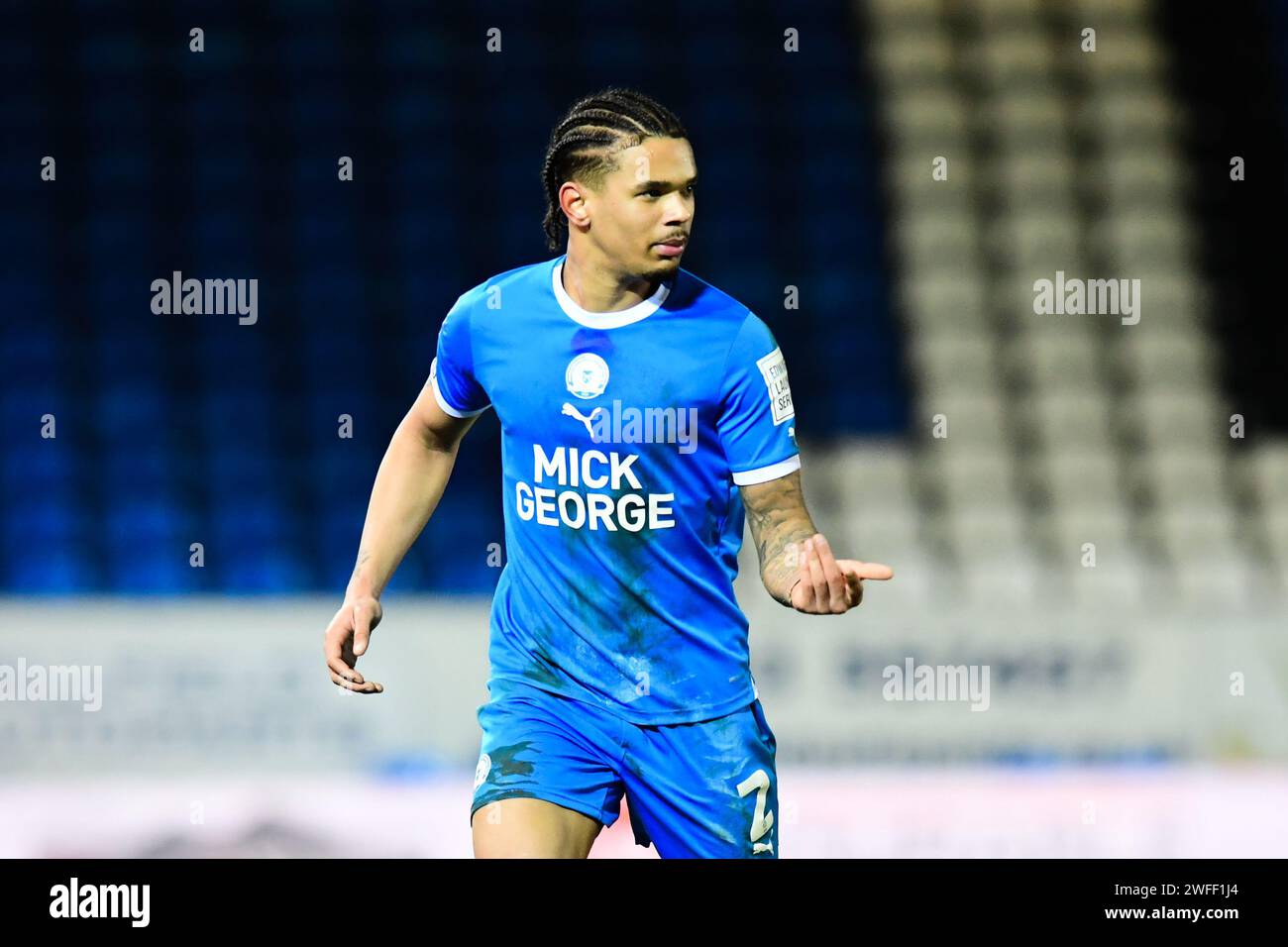 Jadel Katongo (2 Peterborough United) gibt Gesten während des EFL Trophy Quarter Final Matches zwischen Peterborough und AFC Wimbledon in der London Road, Peterborough am Dienstag, den 30. Januar 2024. (Foto: Kevin Hodgson | MI News) Credit: MI News & Sport /Alamy Live News Stockfoto