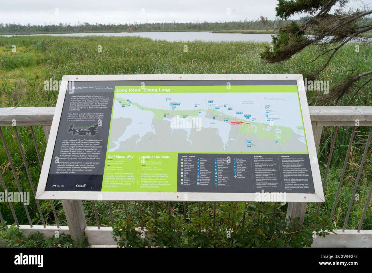 Informationstafel mit Karte des Gulf Shore Way im Prince Edward Island National Park, Kanada Stockfoto Informationstafel mit Karte des Gulf Shore Way im Prince Edward Island National Park, Kanada Stockfoto