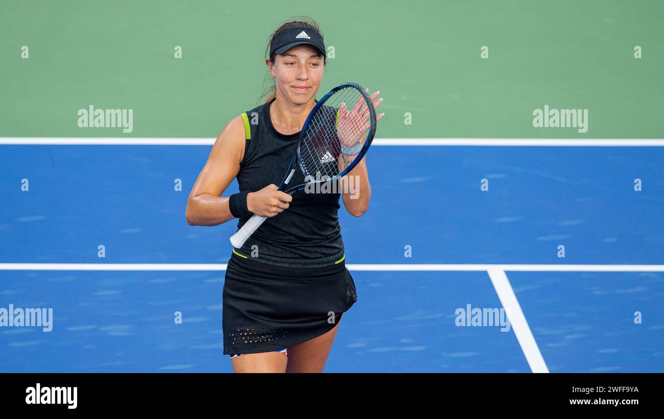 Cori Gauff von United States gegen Jessica Pegula von Unites States während ihres Einzel-Runde-1-Spiels im Rahmen der Dubai Duty Free Tennis Championships WTA 500 am 14. Februar 2022 in Dubai, Vereinigte Arabische Emirate. Foto von Victor Fraile / Power Sport Images Stockfoto