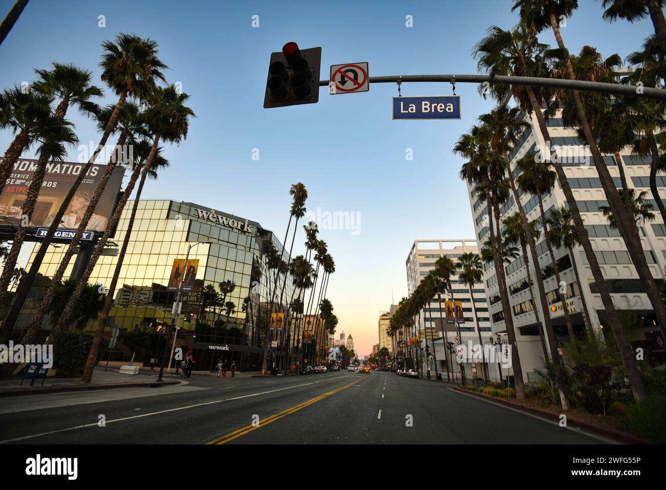 Abenddämmerung auf dem Hollywood Blvd - Los Angeles, Kalifornien Stockfoto