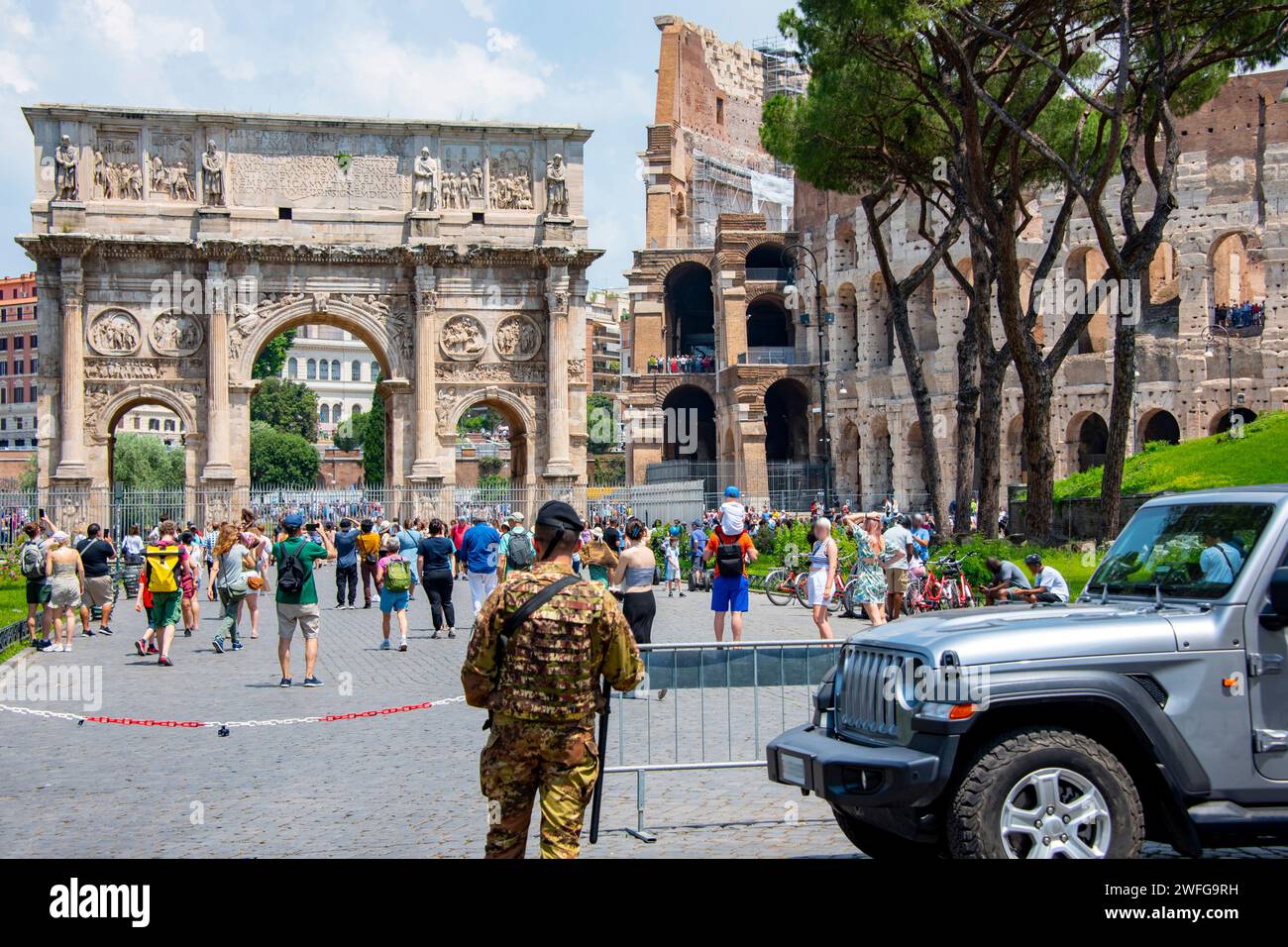 Armeesoldat Patrouille - Rom - Italien Stockfoto