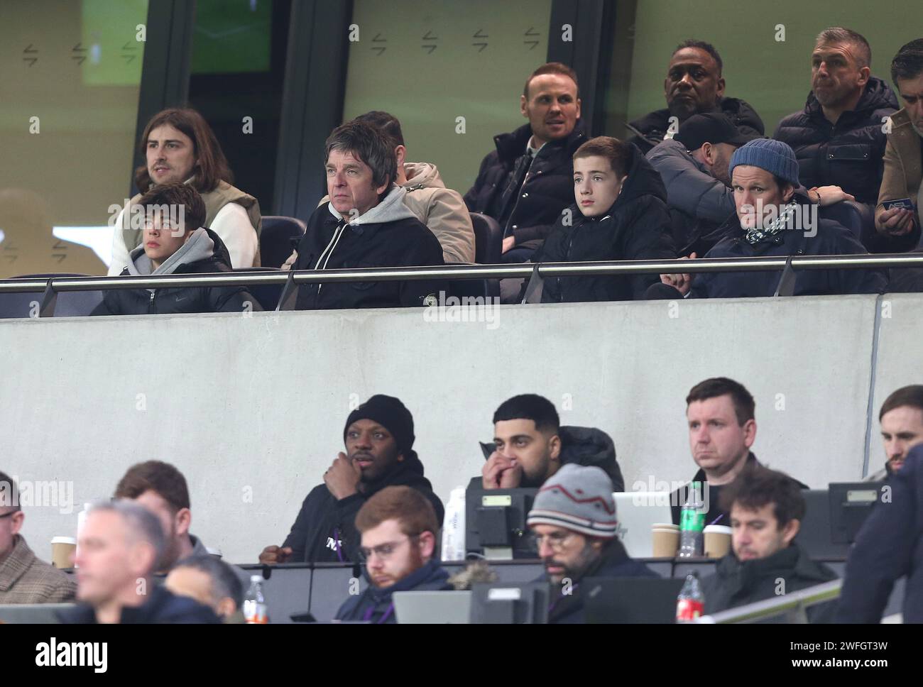 Sänger Noel Gallagher, Schauspieler Matt Smith und ehemaliger Manchester City Spieler Shaun Wright Phillips. - Tottenham Hotspur / Manchester City, Emirates FA Cup, 4. Runde, Tottenham Hotspur Stadium, London, UK - 26. Januar 2024. Nur redaktionelle Verwendung – es gelten Einschränkungen für DataCo. Stockfoto