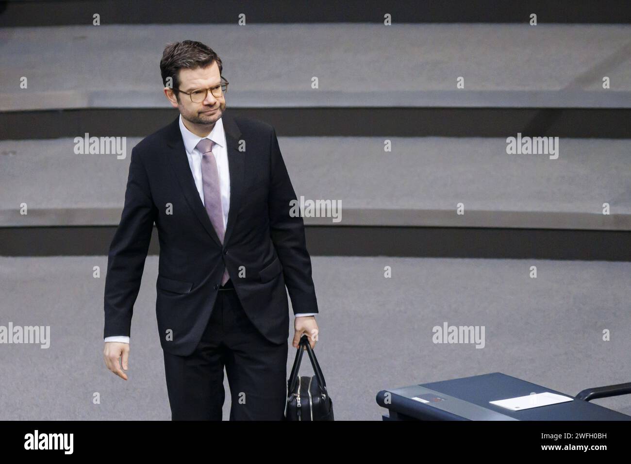 Marco Buschmann FDP, Bundesminister der Justiz, aufgenommen im Plenum des Bundestages. Berlin, 31.01.2024. Berlin Deutschland *** Marco Buschmann FDP , Bundesjustizminister, aufgezeichnet in der Plenartagung des Bundestages Berlin, 31 01 2024 Berlin Deutschland Copyright: XThomasxTrutschelx Stockfoto