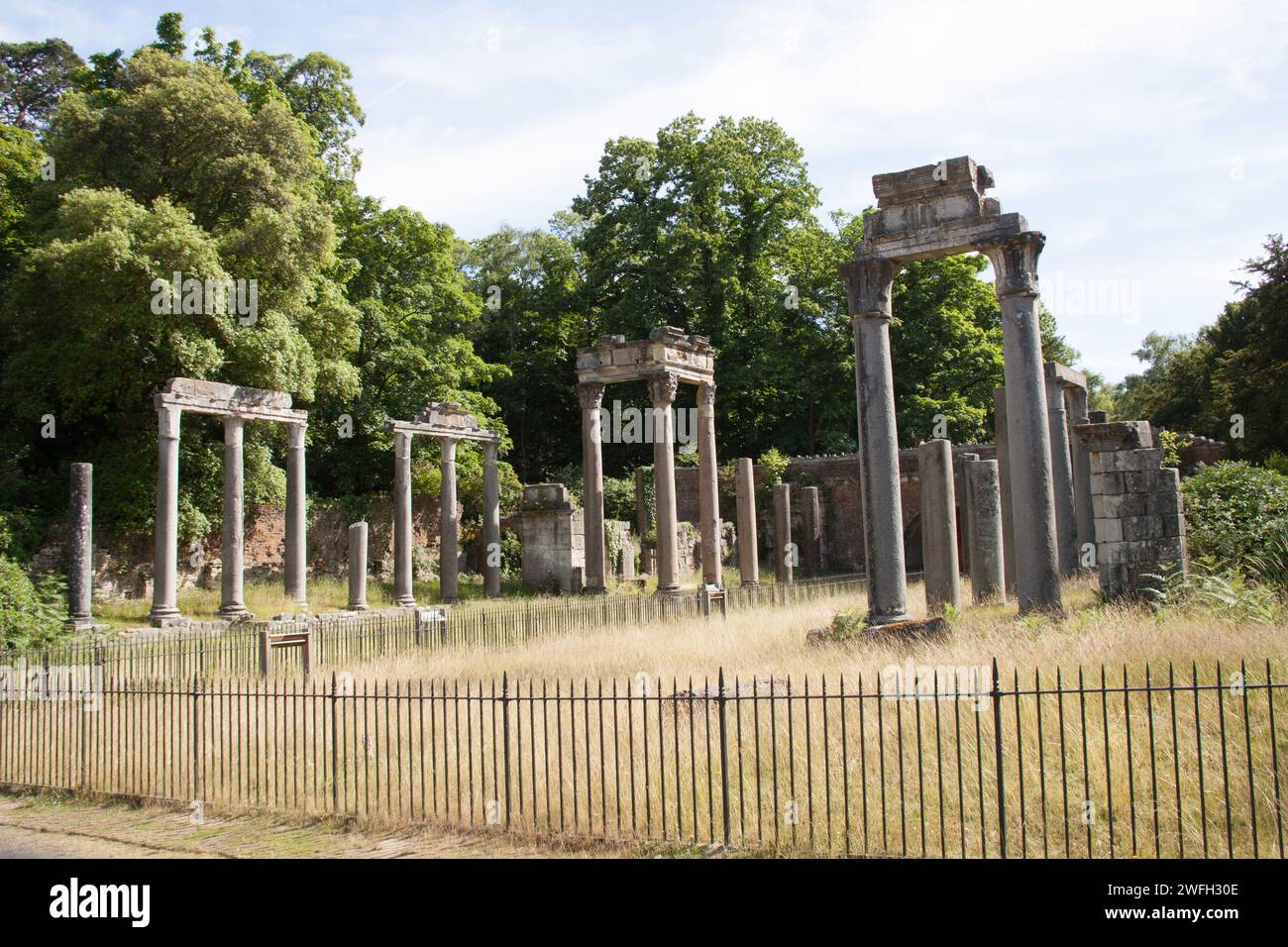 Die Ruinen von Leptis Magna im Windsor Great Park in Surrey im Vereinigten Königreich Stockfoto