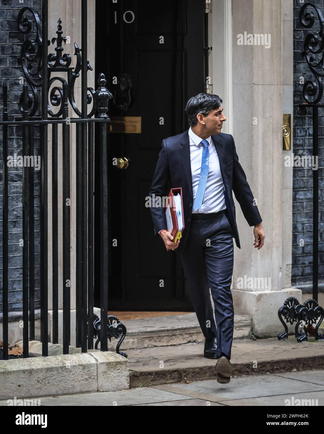 London, Großbritannien. Januar 31, 2024. Rishi Sunak, Abgeordneter, Premierminister des Vereinigten Königreichs, verlässt die Downing Street 10, um heute an den Fragen des Premierministers (PMQ) im Parlament teilzunehmen. Quelle: Imageplotter/Alamy Live News Stockfoto