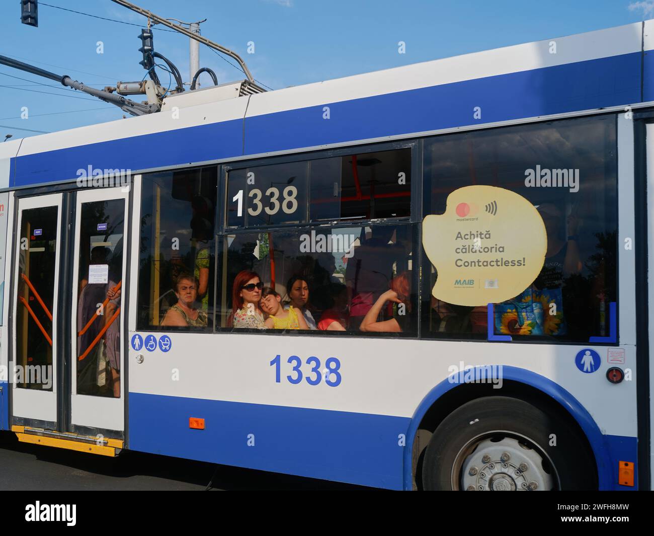 Passagiere im Trolly-Bus - Chisinau, Moldau Stockfoto