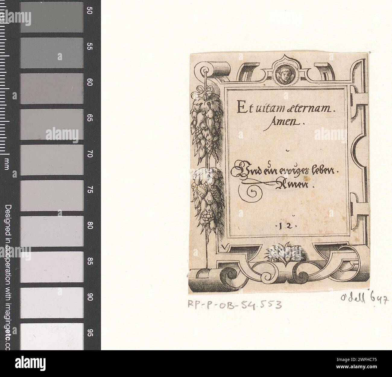 Gebet in lateinischer und deutscher Sprache in einem Rollenwerk Framing, Virgilius Solis, 1568 Druck nummeriert in der Mitte: 12. Nürnberger Papiergravur / Ätzung Scrollwerk, Strapwork ~ Ornament Stockfoto