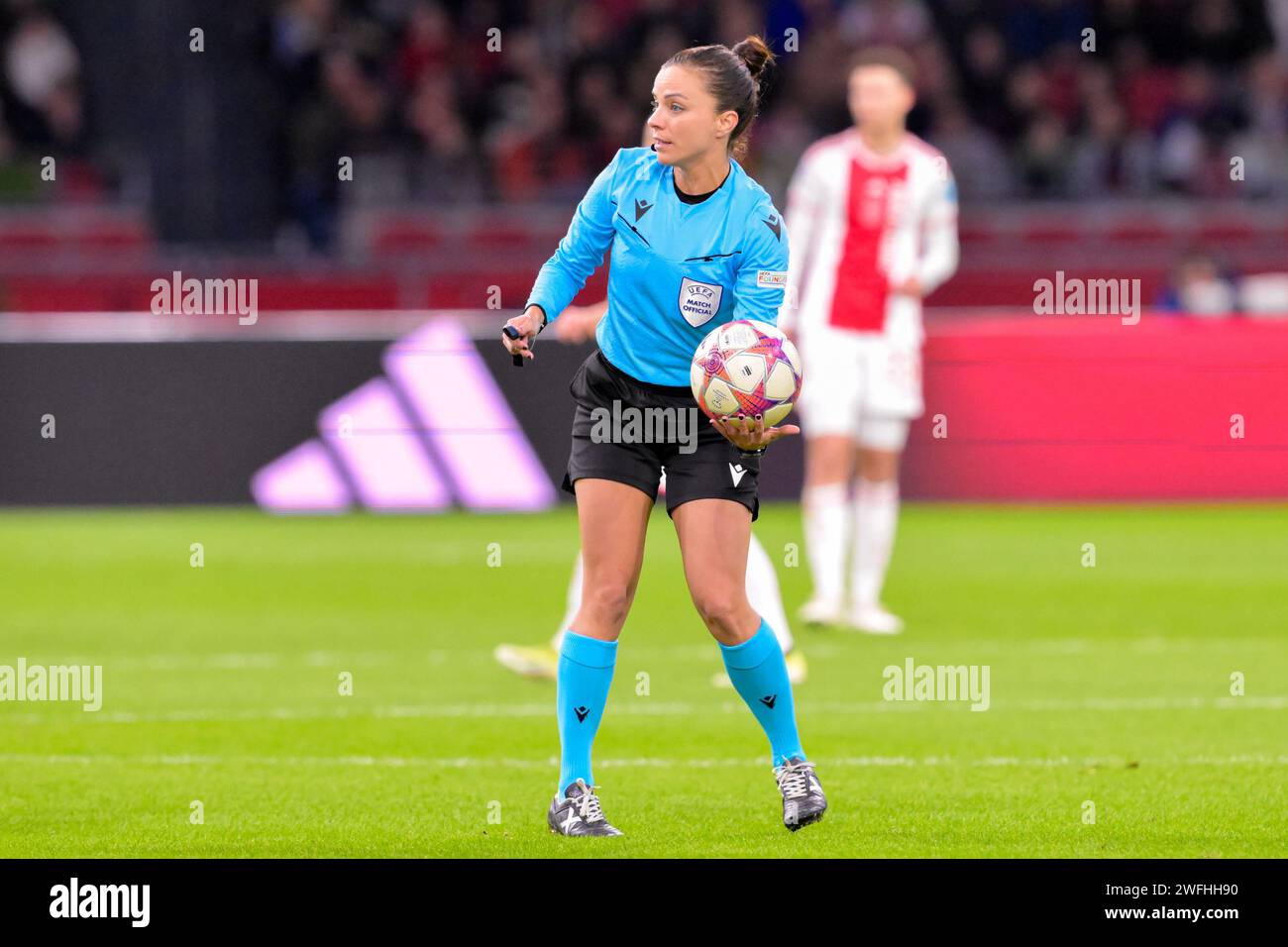 Schiedsrichterin Marta Huerta de AZA während des Fußballspiels der UEFA Women's Champions League, Gruppe C zwischen AFC Ajax und AS Roma am 30. Januar 2024 im Sportpark de Toekomst in Amsterdam-Duivendrecht, Niederlande Stockfoto