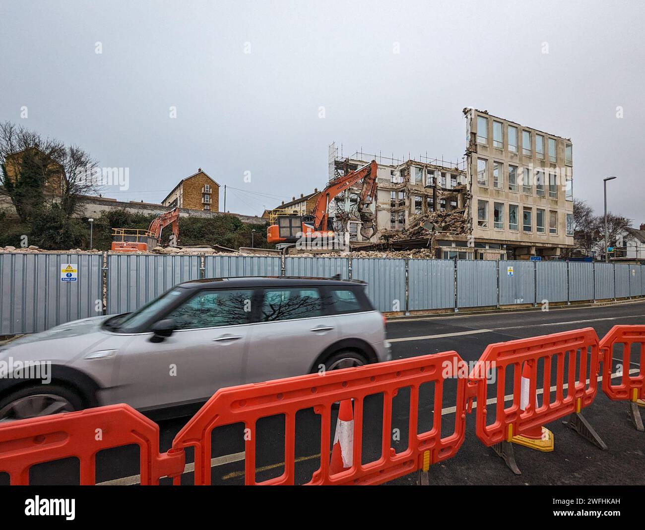 Weymouth, Großbritannien. 31. Januar 2024. Im Zentrum von Weymouth Credit werden die Büros des stadtrats abgerissen: Thomas Faull/Alamy Live News Stockfoto