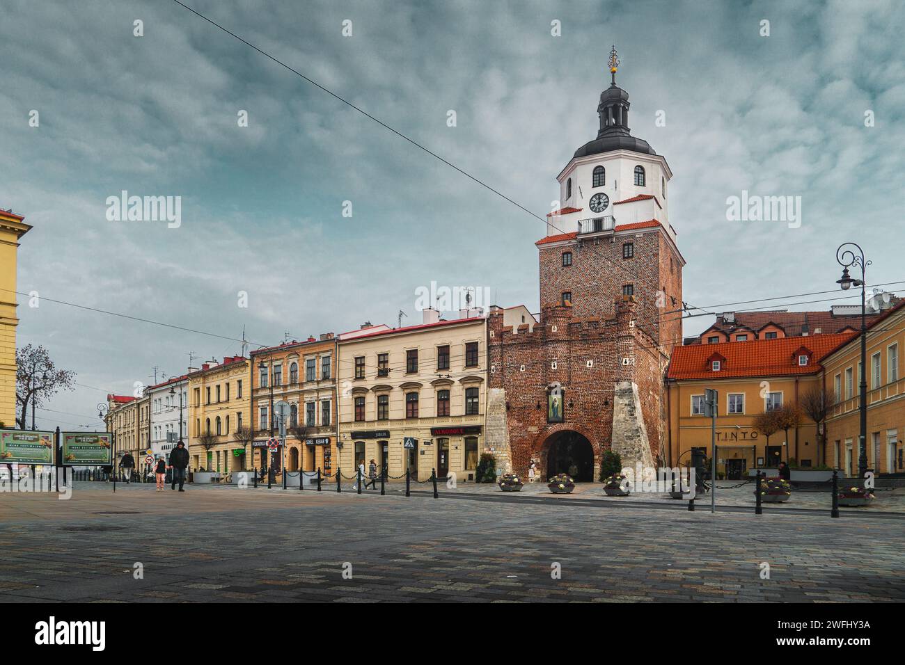 Krakauer Tor in Lublin. Blick von der Straße Krakowskie Przedmiescie Stockfoto