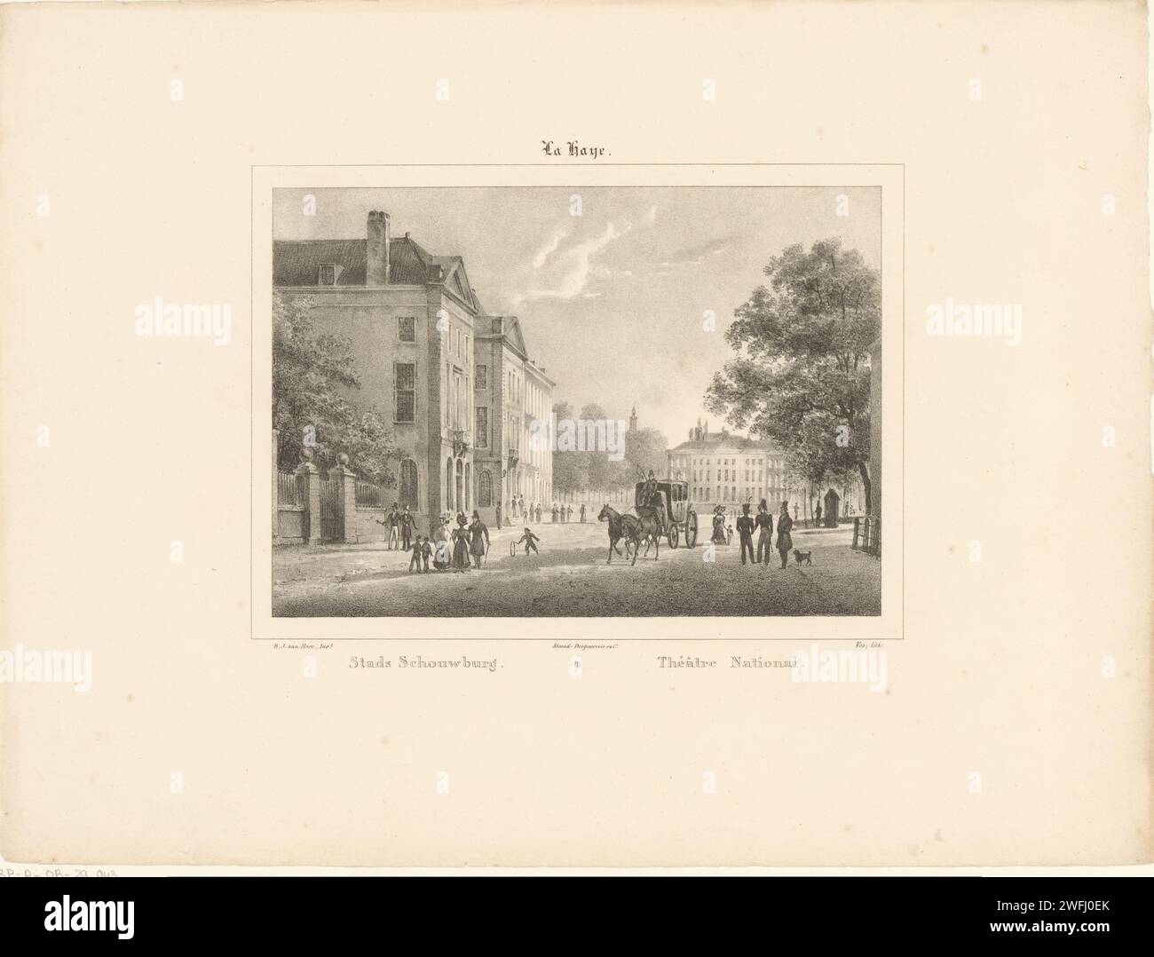 Stadsschouwburg in den Haag, Joannes Willem Vos, nach Bartholomeus Johannes van Hove, 1827–1853 Druckleute und eine Kutsche auf dem Platz vor der Stadsschouwburg in den Haag. Amsterdam Papiertheater (Gebäude) den Haag Stockfoto