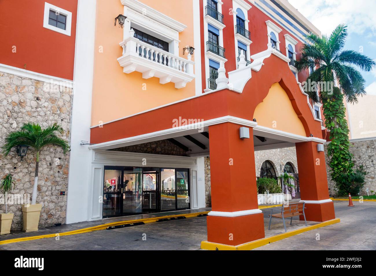 Merida Mexico, Zona Paseo Montejo Centro, Holiday Inn Merida IHG Hotel Lodging inn Motel Business, Hotels Motels Business, Vordereingang, Außenbereich Stockfoto