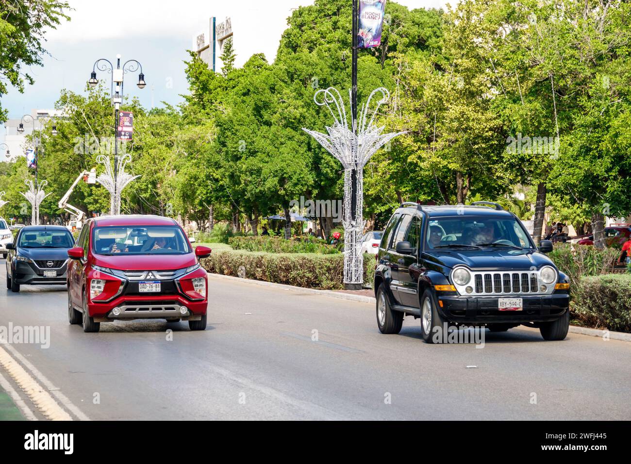 Merida Mexico, Zona Paseo Montejo Centro, Autos Fahrzeuge Verkehr, mexikanische Hispanic Latino, Spanisch sprechende Sprache, Yucatan Halbinsel, Wahrzeichen Wahrzeichen Stockfoto