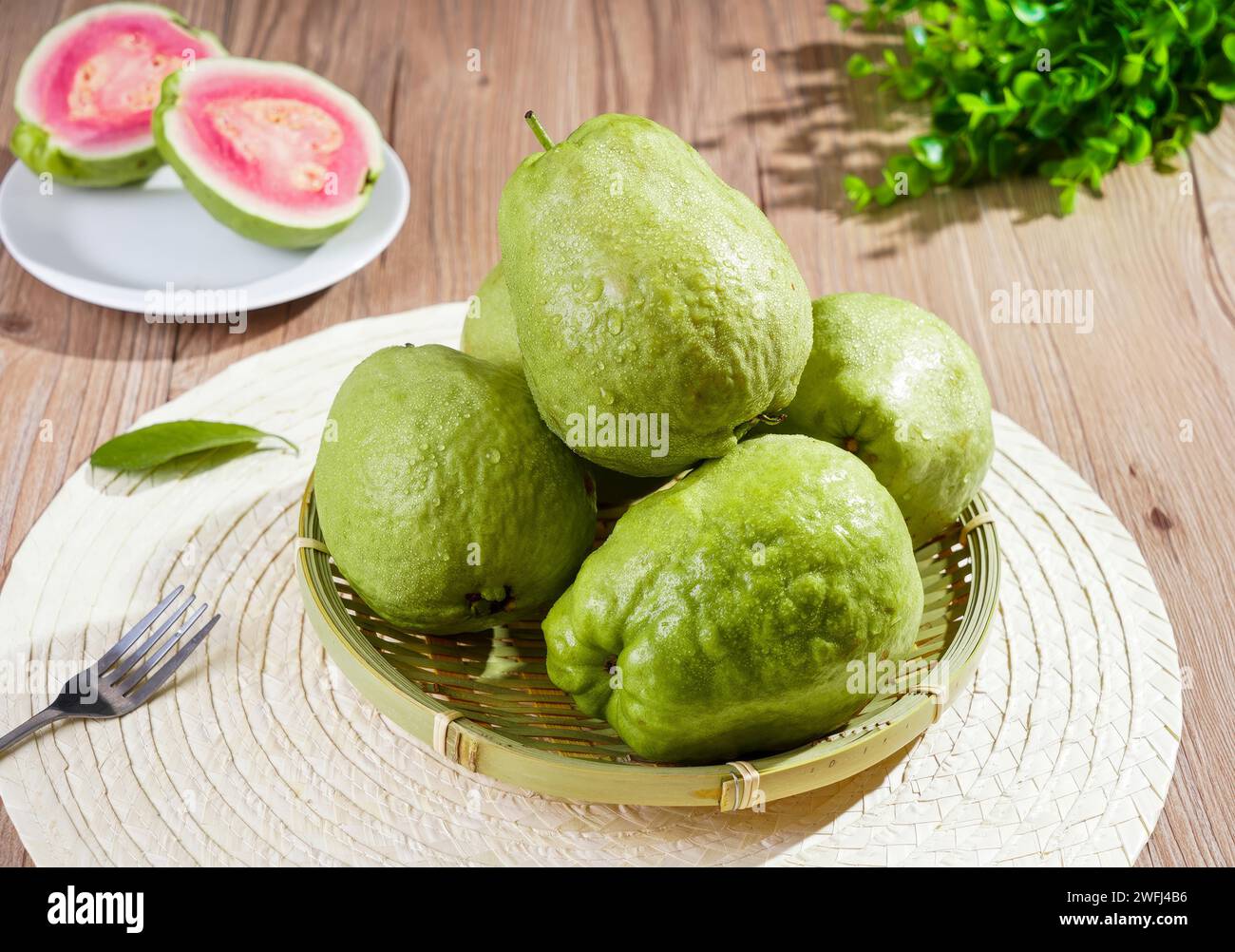 Bilder von Guave, rosa Guava, köstliche asiatische Guava, hochwertige Bilder Stockfoto