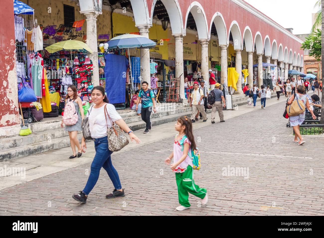 Merida Mexico, Centro Historico Central Historico Central Historico, Calle 56A, Einkaufsviertel, Lucas de Galvez mercado Markt, Portal Granos Gebäudebögen, Motte Stockfoto