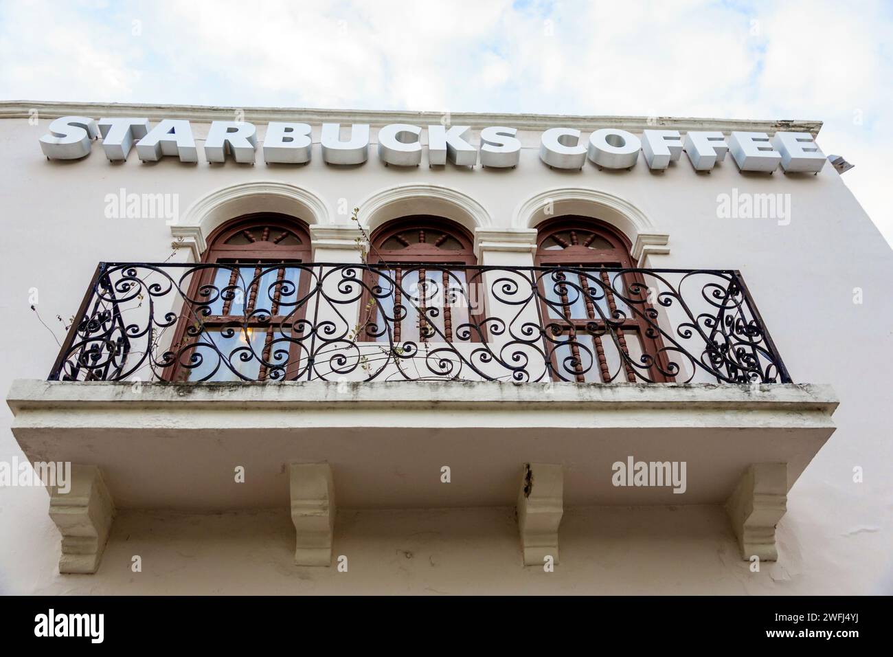 Merida Mexico, Zona Paseo Montejo Centro, Starbucks Coffee Cafe Schild, außen, außen, Außenansicht, Gebäudeeingang, mexikanisches Hispanic Latin La Stockfoto