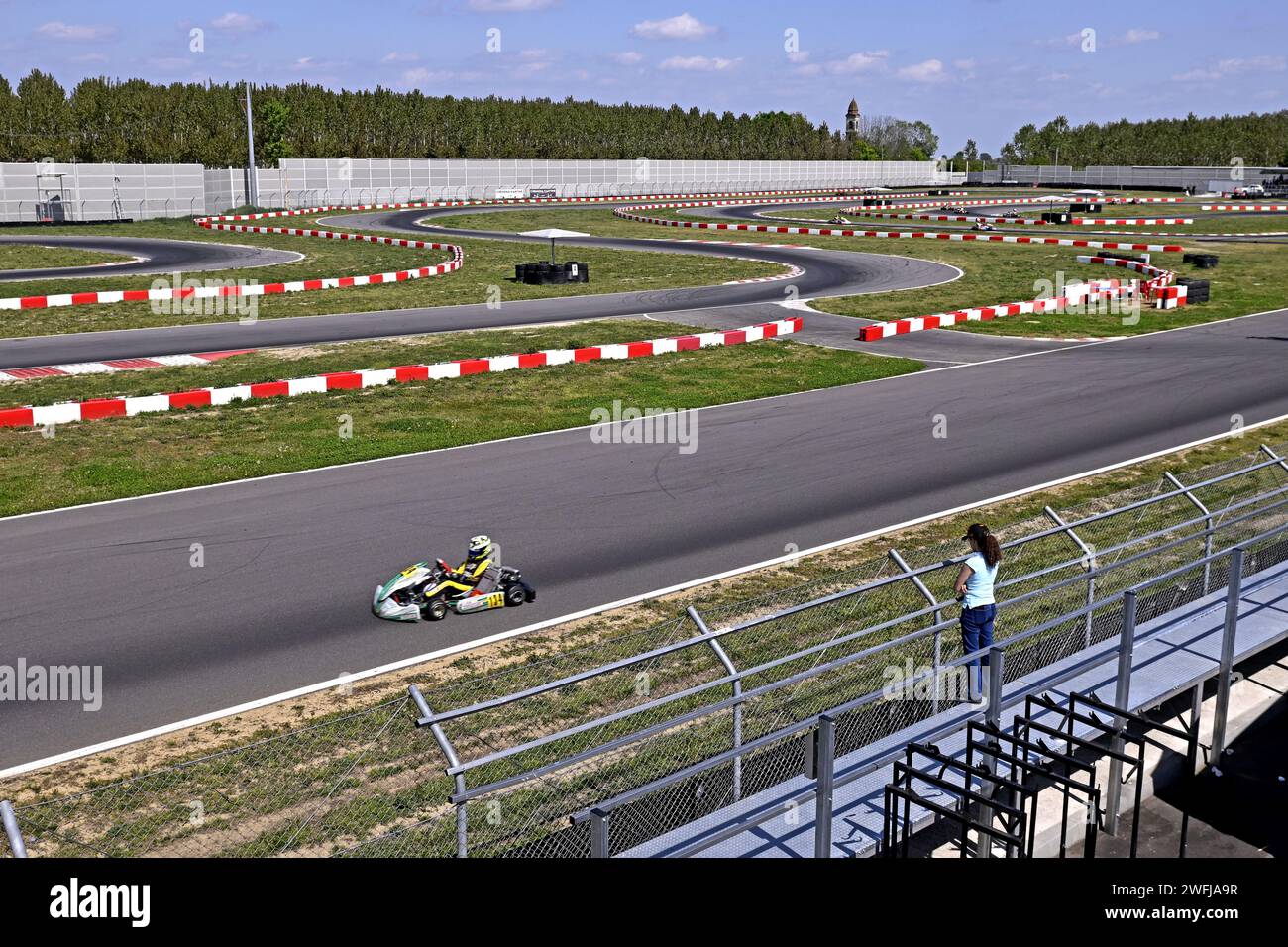 Go-Kart-Rundfahrt Panoramablick auf den Kartodromo Cremona Circuit Stockfoto