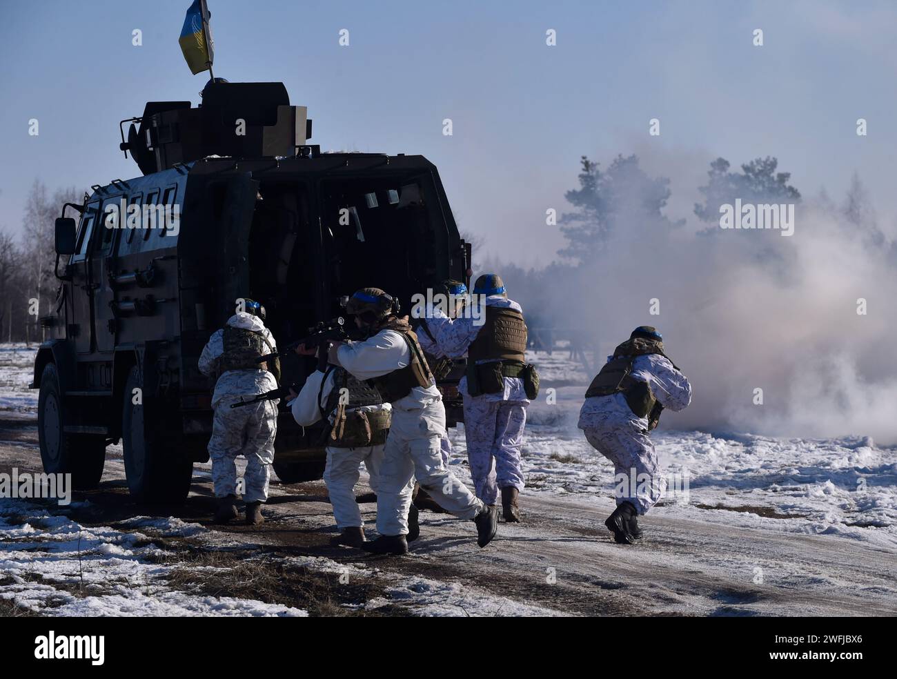 Ukrainische Soldaten bei militärischen Übungen im Zhytomyr-Gebiet. Stockfoto
