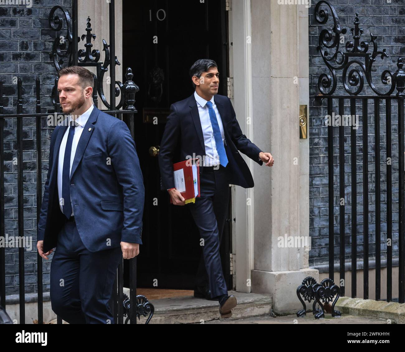 London, Großbritannien. Januar 31, 2024. Rishi Sunak, Abgeordneter, Premierminister des Vereinigten Königreichs, verlässt die Downing Street 10, um heute an den Fragen des Premierministers (PMQ) im Parlament teilzunehmen. Quelle: Imageplotter/Alamy Live News Stockfoto