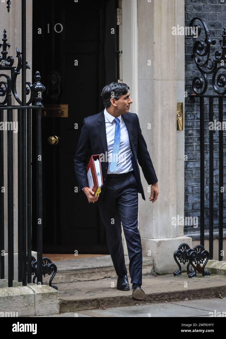 London, Großbritannien. Januar 31, 2024. Rishi Sunak, Abgeordneter, Premierminister des Vereinigten Königreichs, verlässt die Downing Street 10, um heute an den Fragen des Premierministers (PMQ) im Parlament teilzunehmen. Quelle: Imageplotter/Alamy Live News Stockfoto