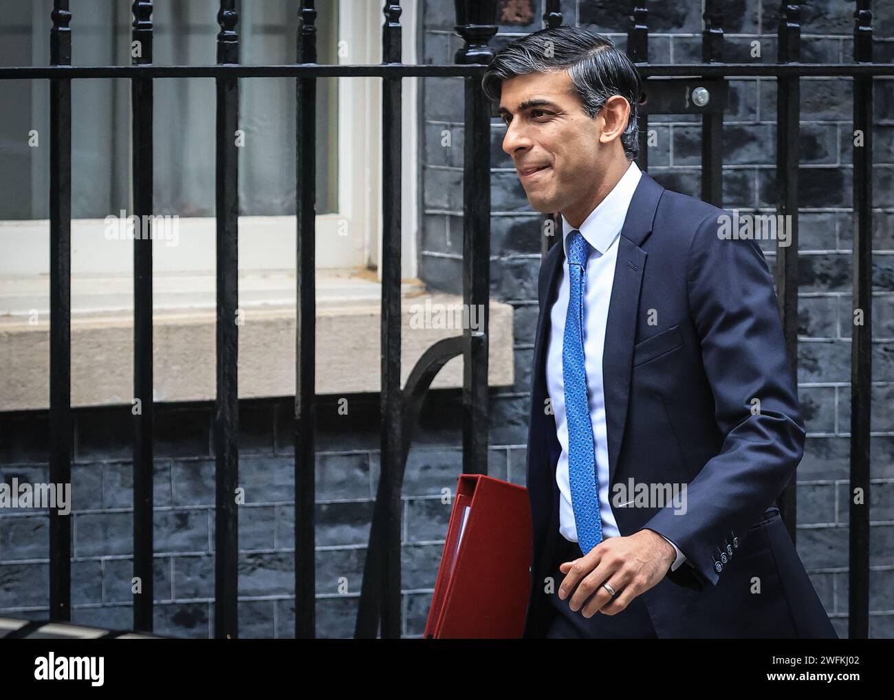 London, Großbritannien. Januar 31, 2024. Rishi Sunak, Abgeordneter, Premierminister des Vereinigten Königreichs, verlässt die Downing Street 10, um heute an den Fragen des Premierministers (PMQ) im Parlament teilzunehmen. Quelle: Imageplotter/Alamy Live News Stockfoto