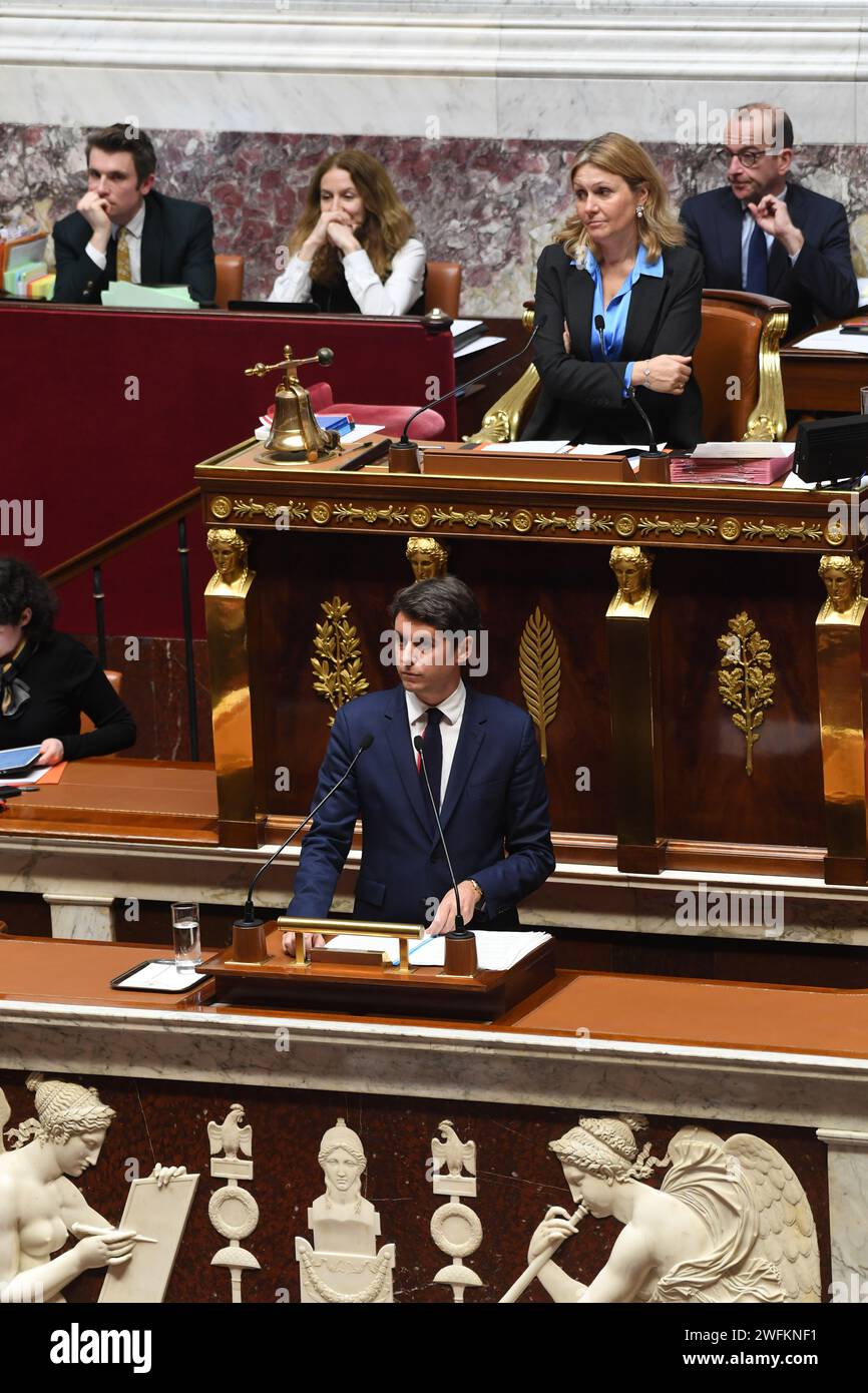 Frankreich. 30. Januar 2024. Premierminister Gabriel Attal hält seine allgemeine Grundsatzrede vor der Nationalversammlung. In Paris, Frankreich am 30. Januar 2024. (Foto: Lionel Urman/SIPA USA) Credit: SIPA USA/Alamy Live News Stockfoto