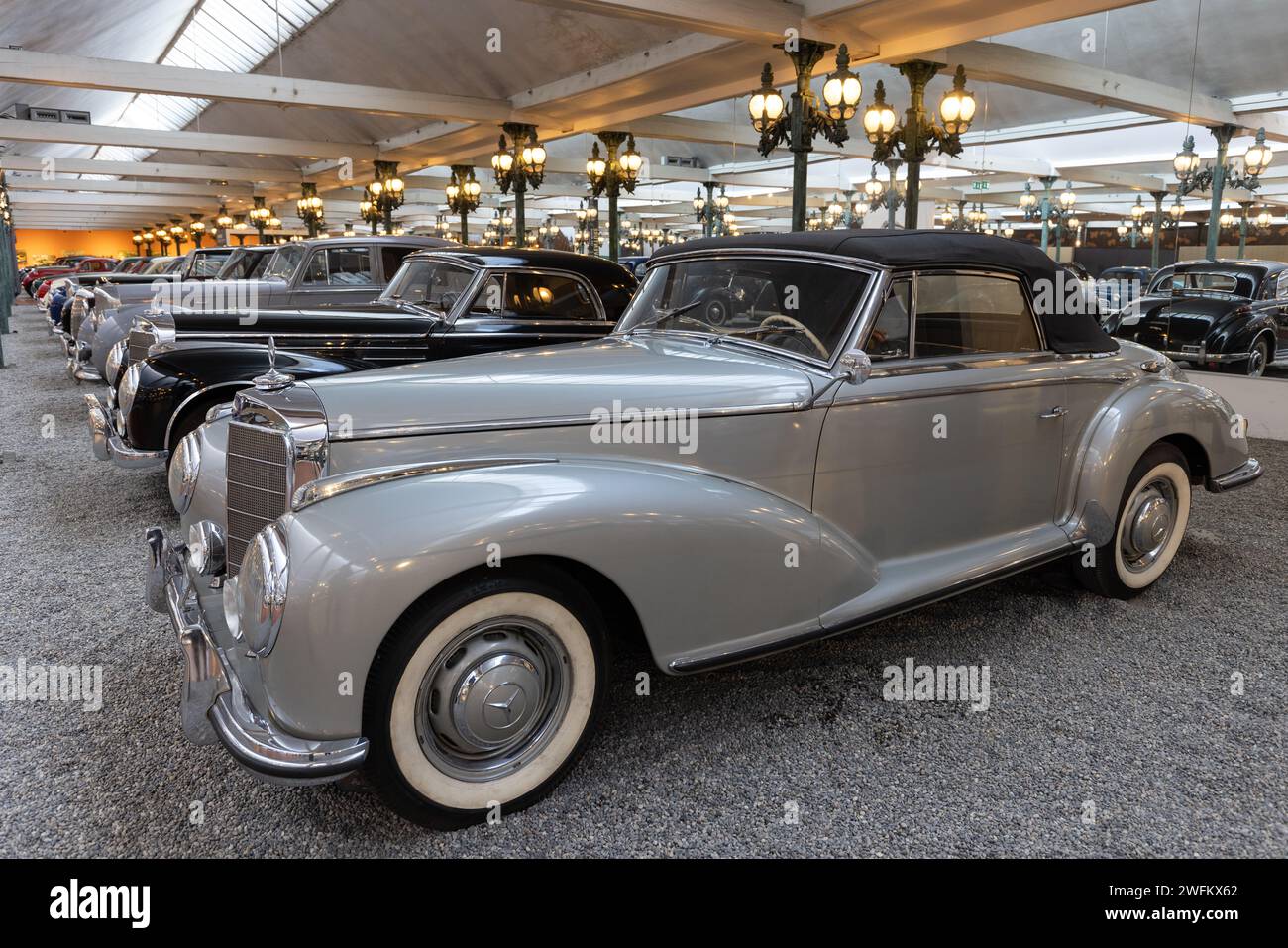 Sammlung von Oldtimern im Musée National de l'Automobile, Collection Schlumpf ist ein Automobilmuseum in Mulhouse, Frankreich. Stockfoto