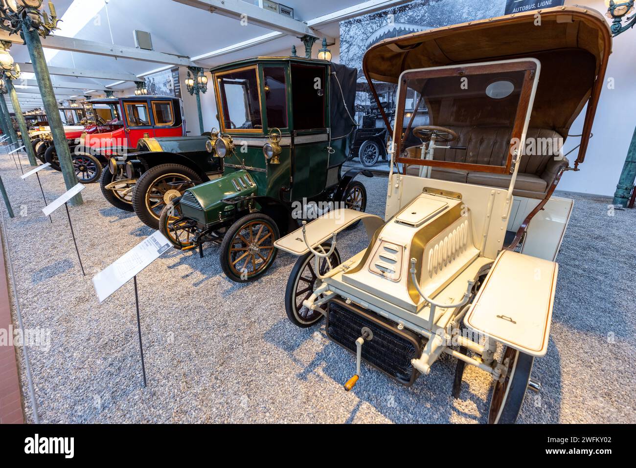 Sammlung von Oldtimern im Musée National de l'Automobile, Collection Schlumpf ist ein Automobilmuseum in Mulhouse, Frankreich. Stockfoto