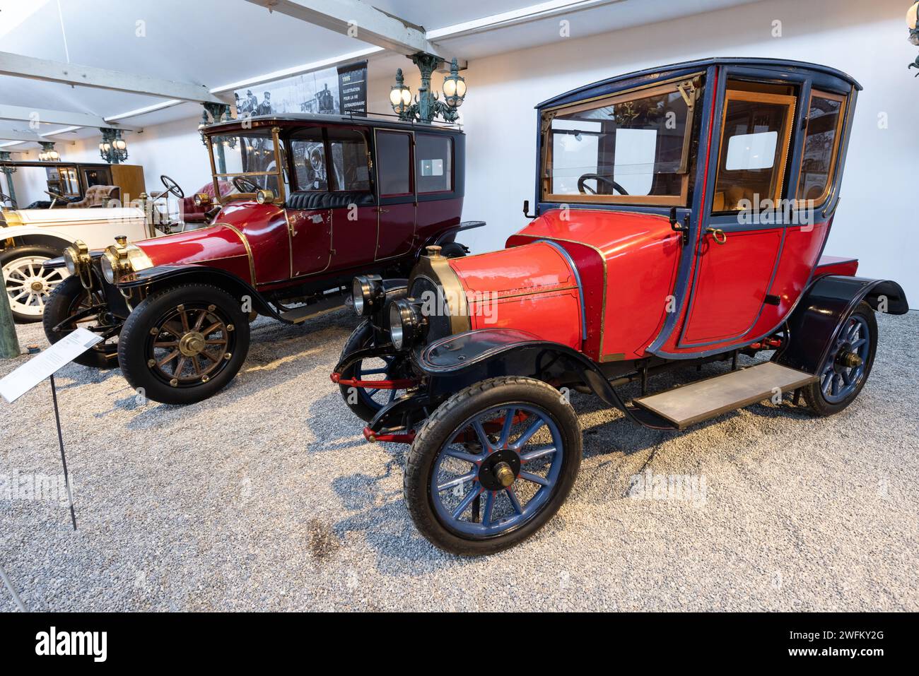 Sammlung von Oldtimern im Musée National de l'Automobile, Collection Schlumpf ist ein Automobilmuseum in Mulhouse, Frankreich. Stockfoto