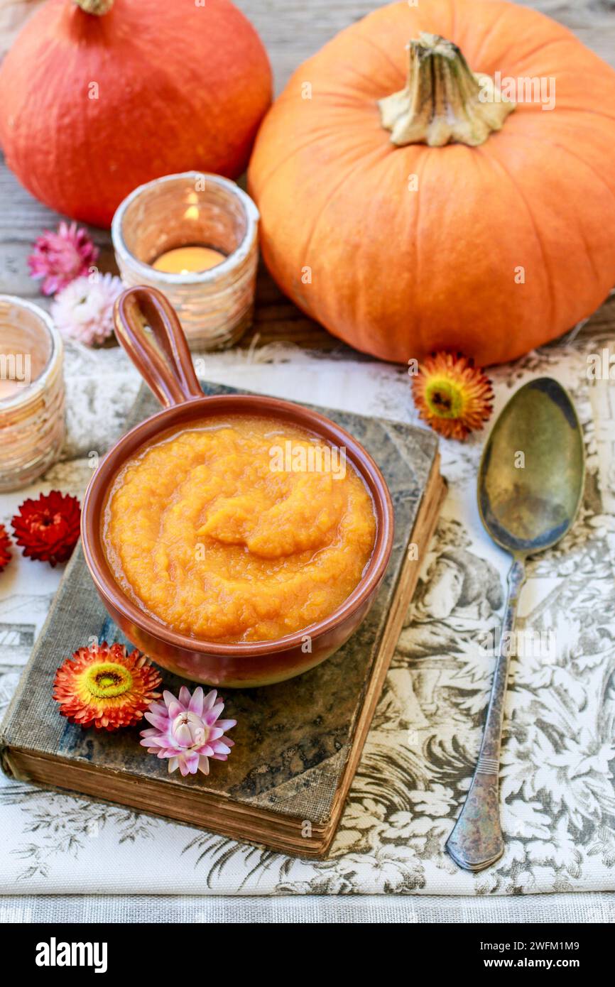 Kürbissuppe. Gesunde Ernährung Stockfoto